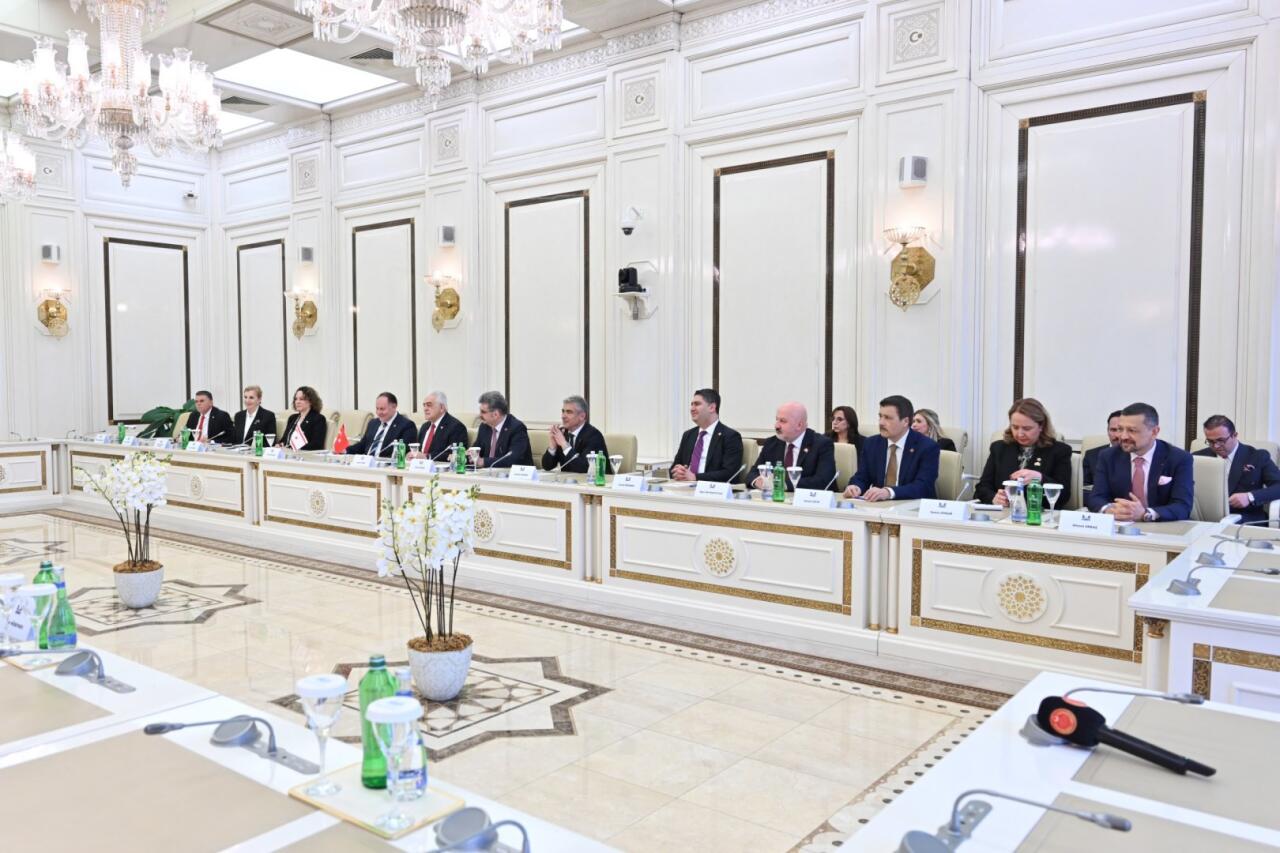 Сахиба Гафарова встретилась с участниками 3-й встречи парламентских групп дружбы Азербайджана, Турции и ТРСК