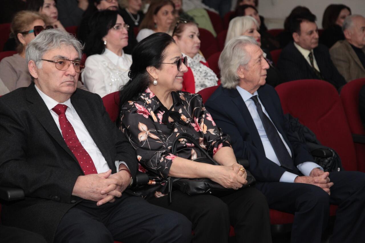 Он прожил всего 46 лет… Памяти кинорежиссера и актера Джейхуна Мирзоева