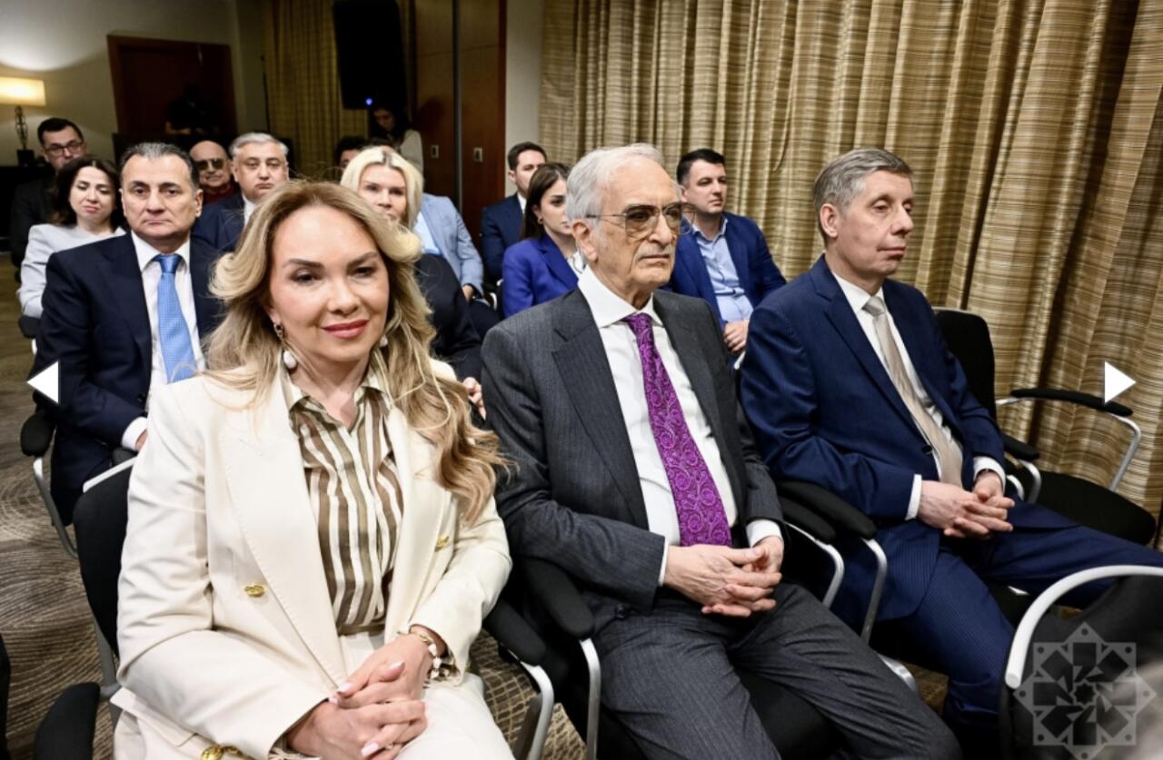 В Баку прошел творческий вечер Михаила Гусмана «О Формуле Власти - и не только о ней»