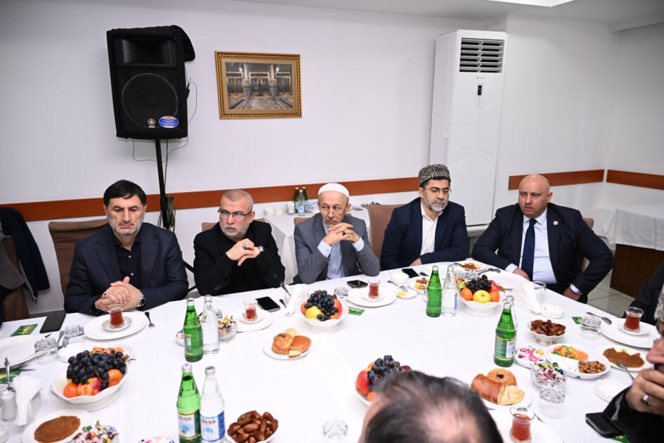 В Баку почтена память Али Хаменеи