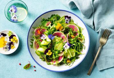 4 способа использовать цветы в кулинарии <span class="color_red"> - от закусок до десертов</span>