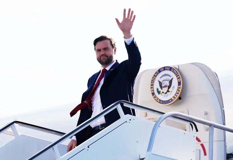 Вэнс отправился в Пакистан