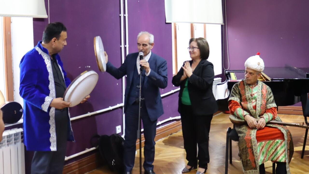 Музыка объединяет: азербайджанские и узбекские исполнители выступили вместе