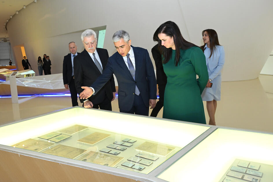 Litvanın Baş naziri İnqa Ruqiniene Heydər Əliyev Mərkəzində olub