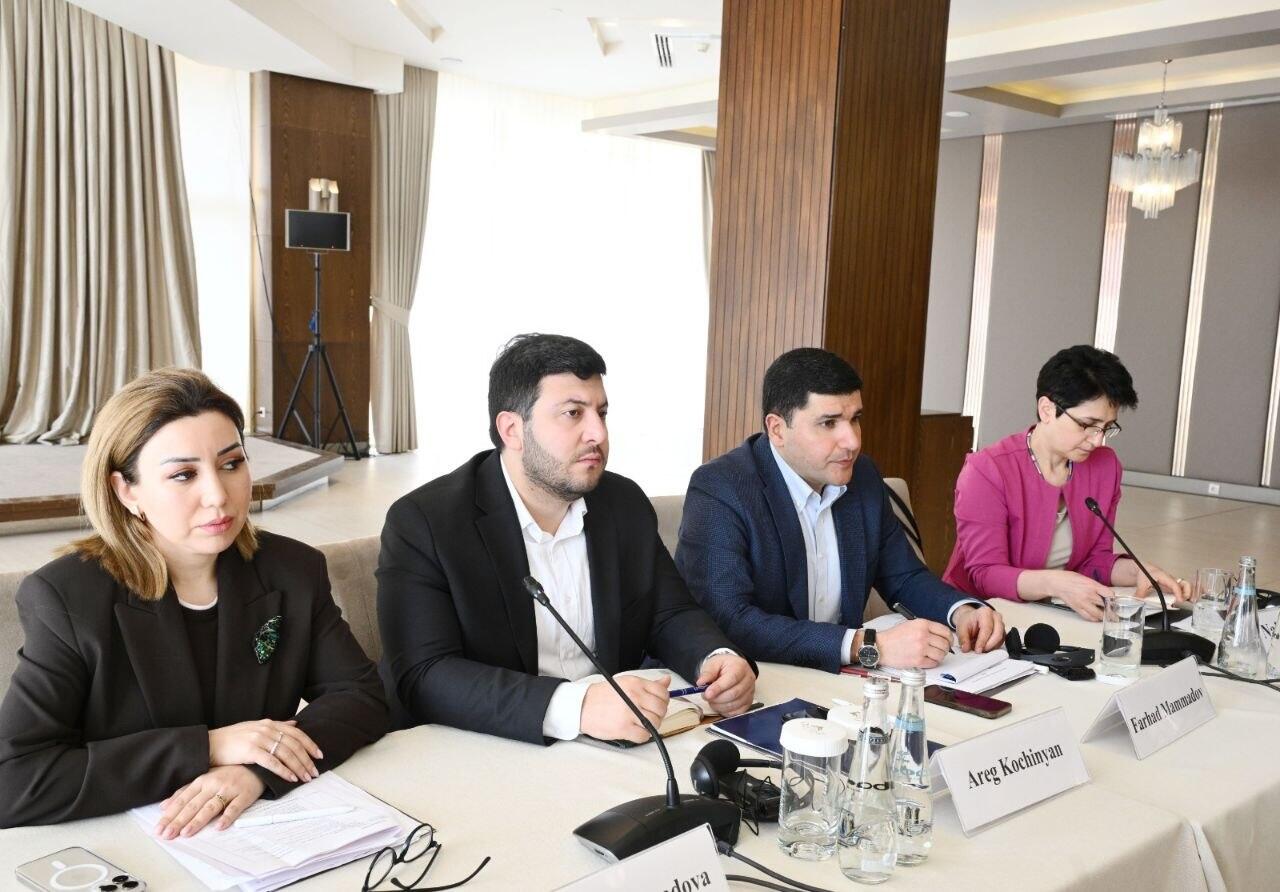 В Габале прошел двусторонний круглый стол представителей гражданских обществ Азербайджана и Армении в рамках Инициативы «Мост мира»