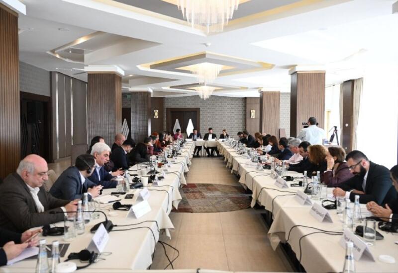 В Габале прошел двусторонний круглый стол представителей гражданских обществ Азербайджана и Армении в рамках Инициативы «Мост мира»