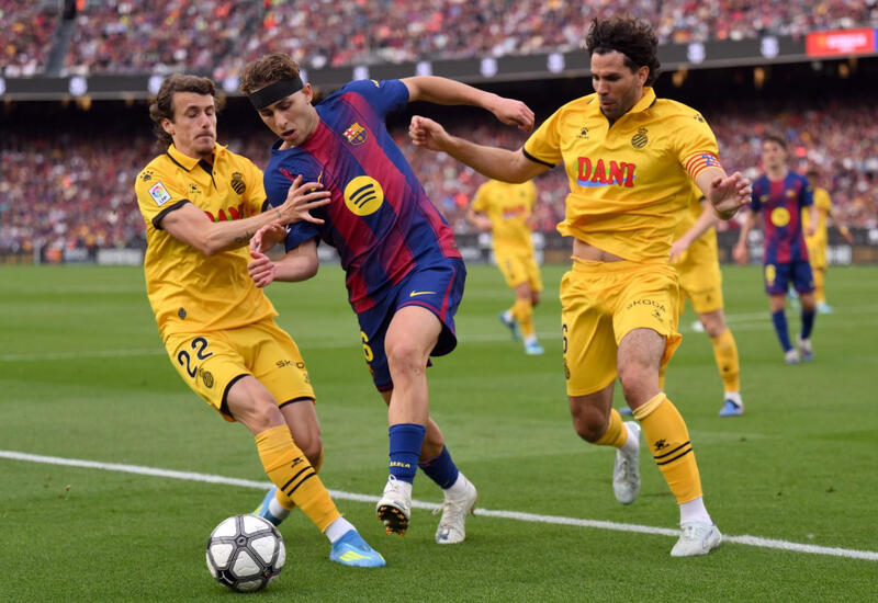 "Барселона" разгромила "Эспаньол" в каталонском дерби