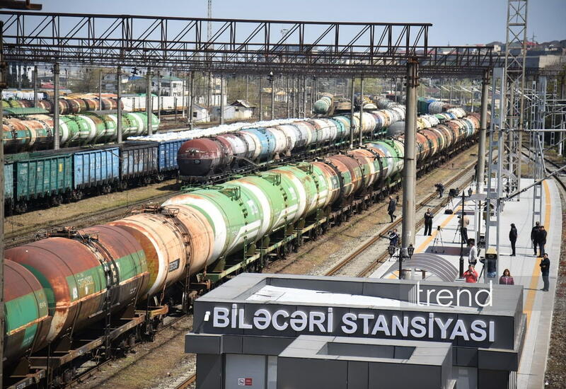 Азербайджан отправил дизельное топливо в Армению