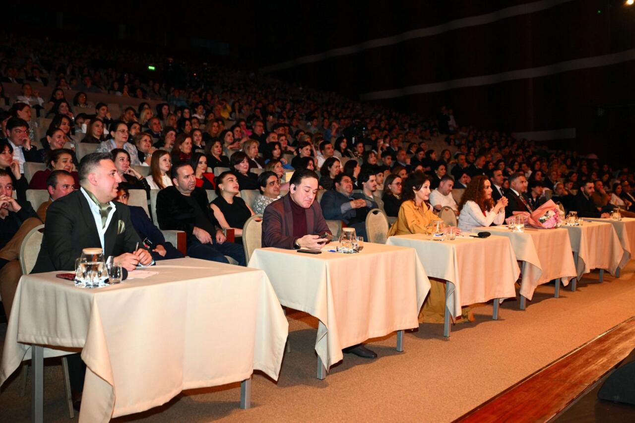 В Баку определились победители Кубка Анара Мамедханова по КВН