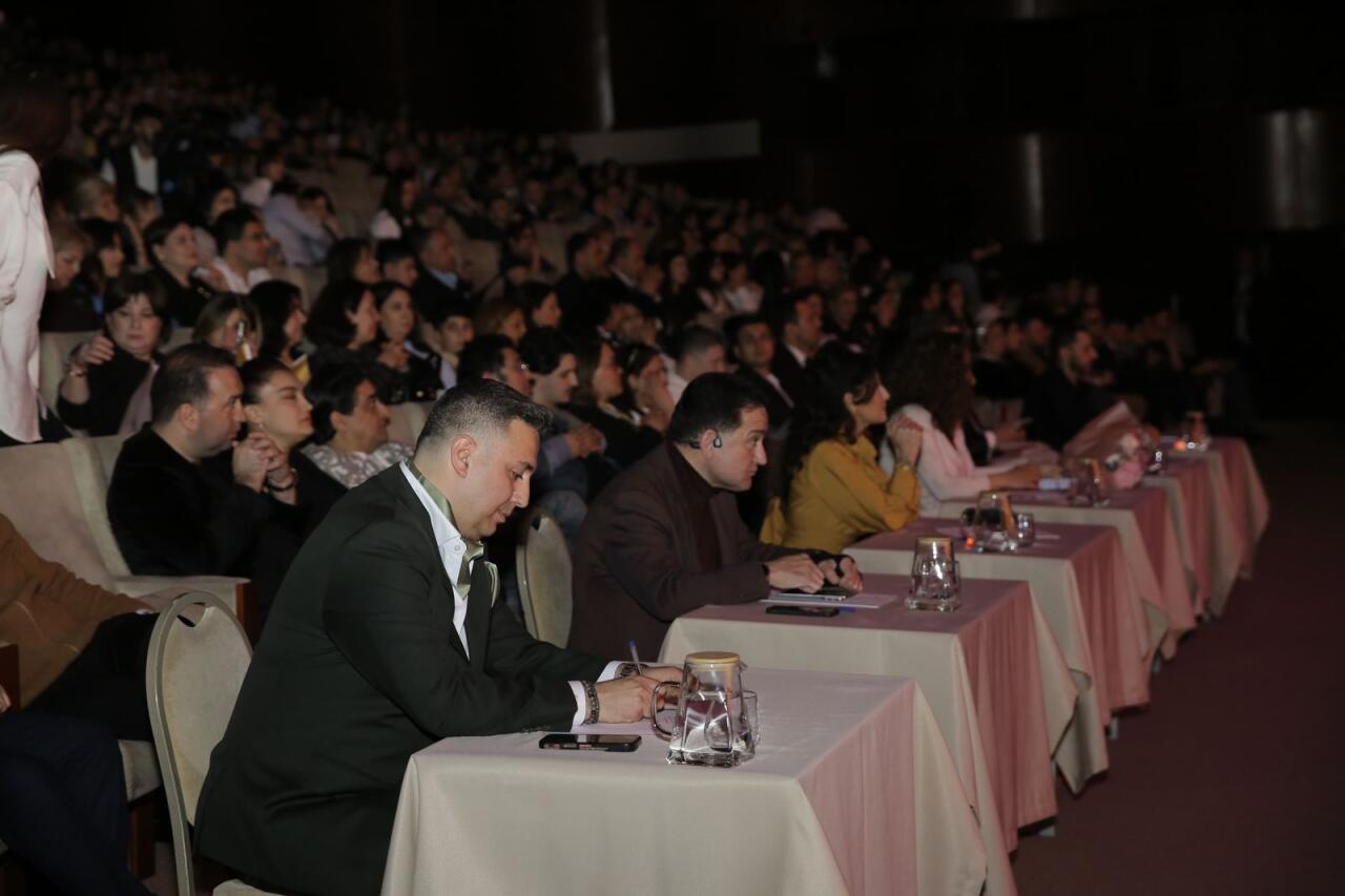 В Баку определились победители Кубка Анара Мамедханова по КВН