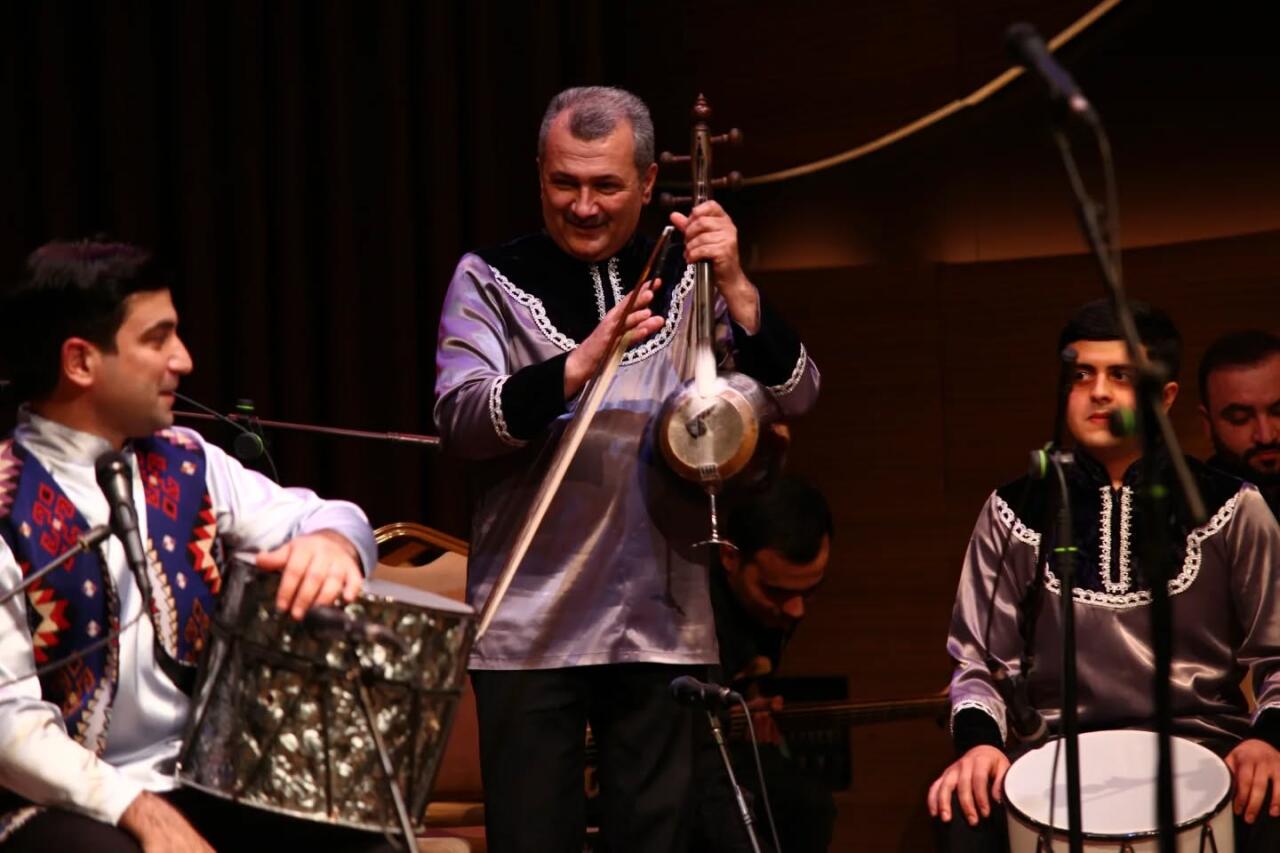 Баку зазвучал в ритме нагары - пульс национальных традиций