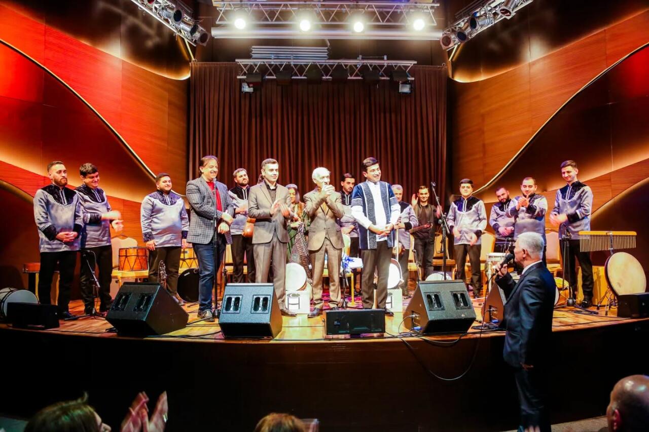 Баку зазвучал в ритме нагары - пульс национальных традиций