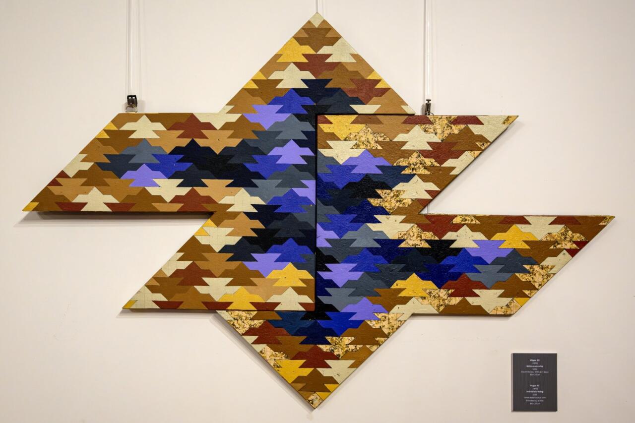 На крыльях времени - искусство Вугара Али раскрывает тайны науки и мифов