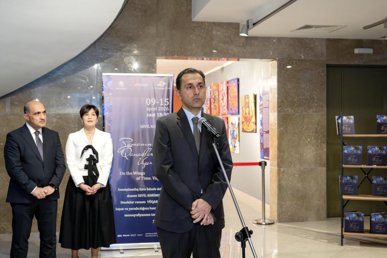 На крыльях времени - искусство Вугара Али раскрывает тайны науки и мифов