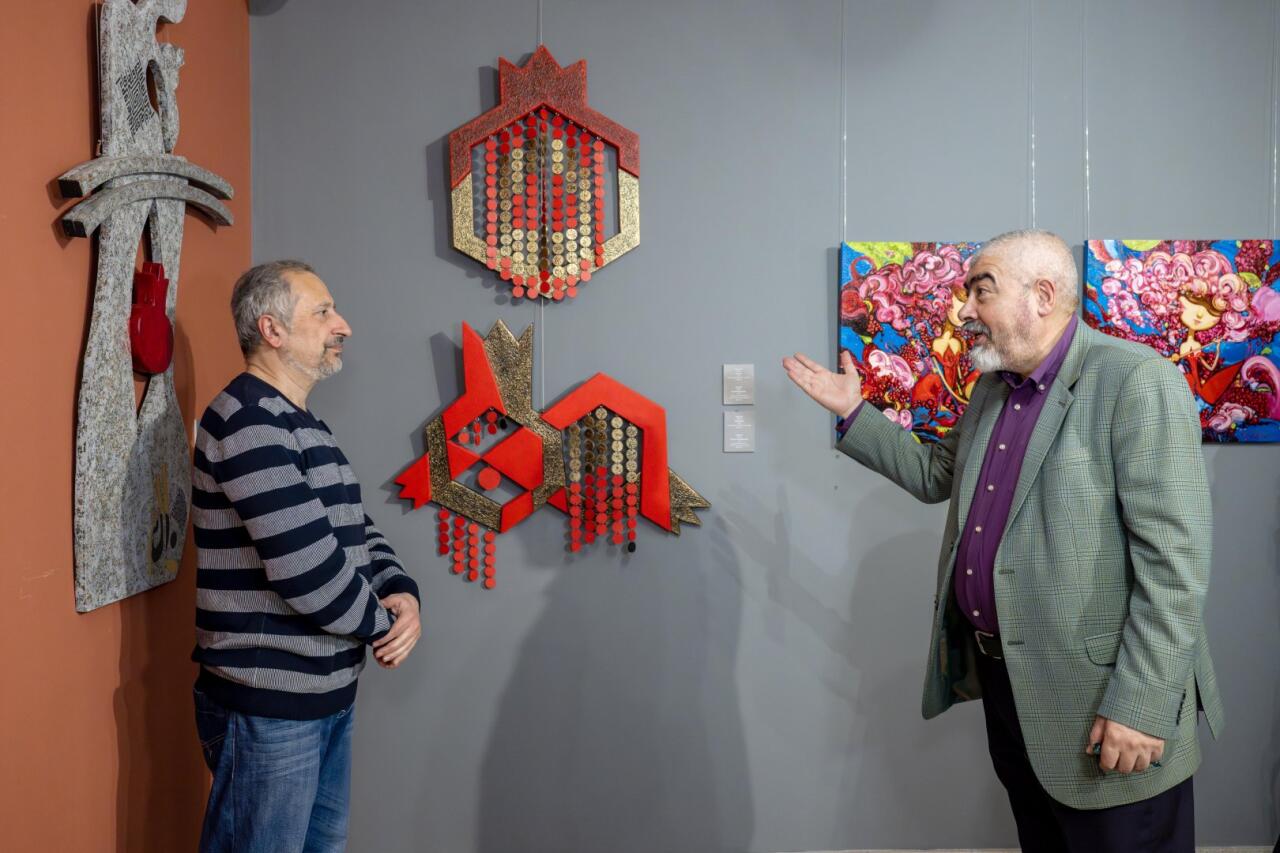 На крыльях времени - искусство Вугара Али раскрывает тайны науки и мифов