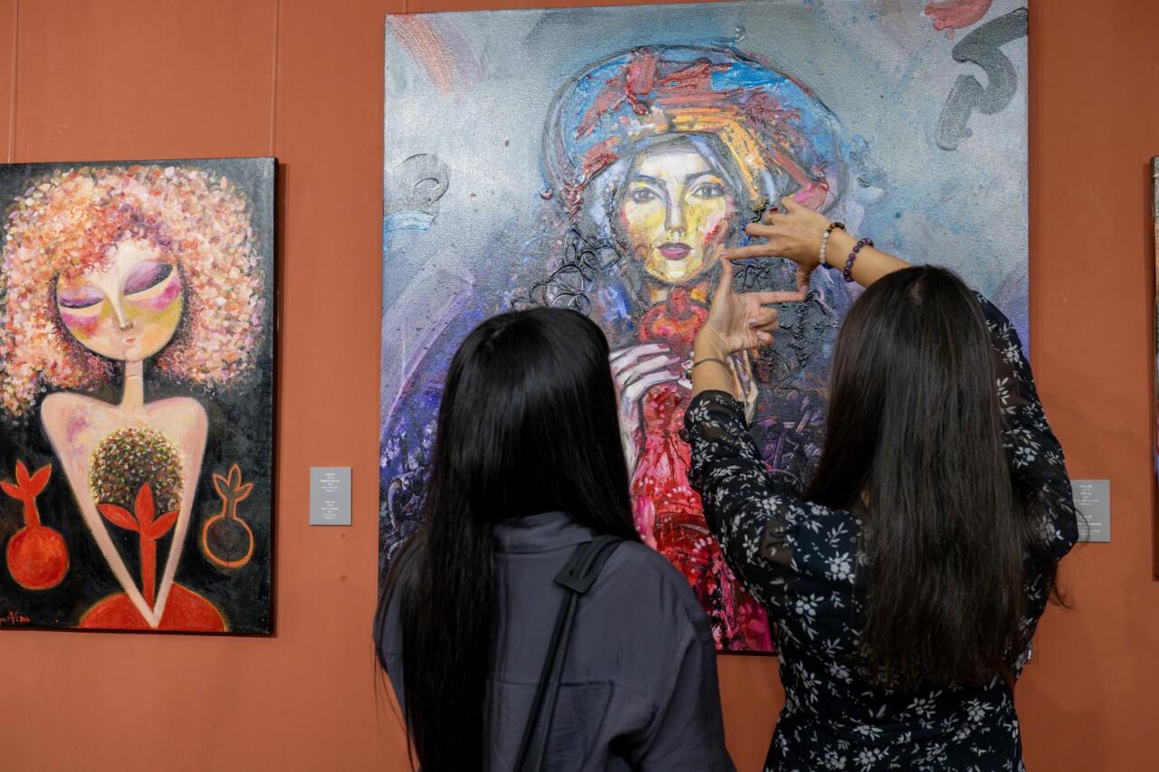 На крыльях времени - искусство Вугара Али раскрывает тайны науки и мифов