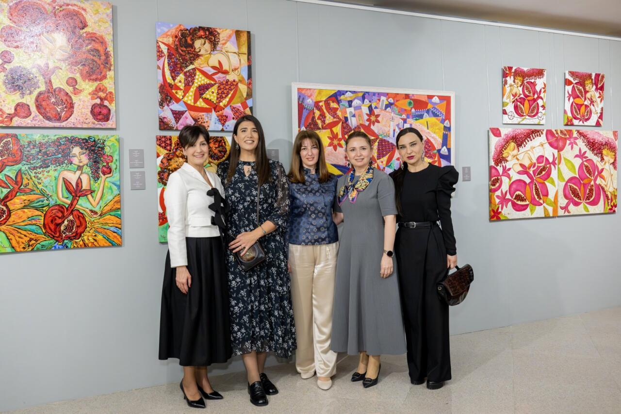 На крыльях времени - искусство Вугара Али раскрывает тайны науки и мифов