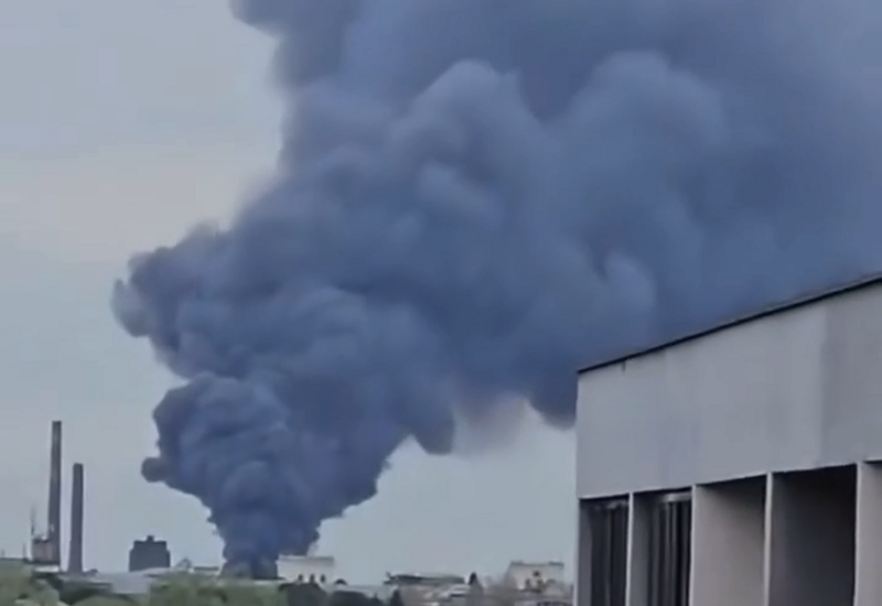 В грузинском Рустави горит склад пластмассы