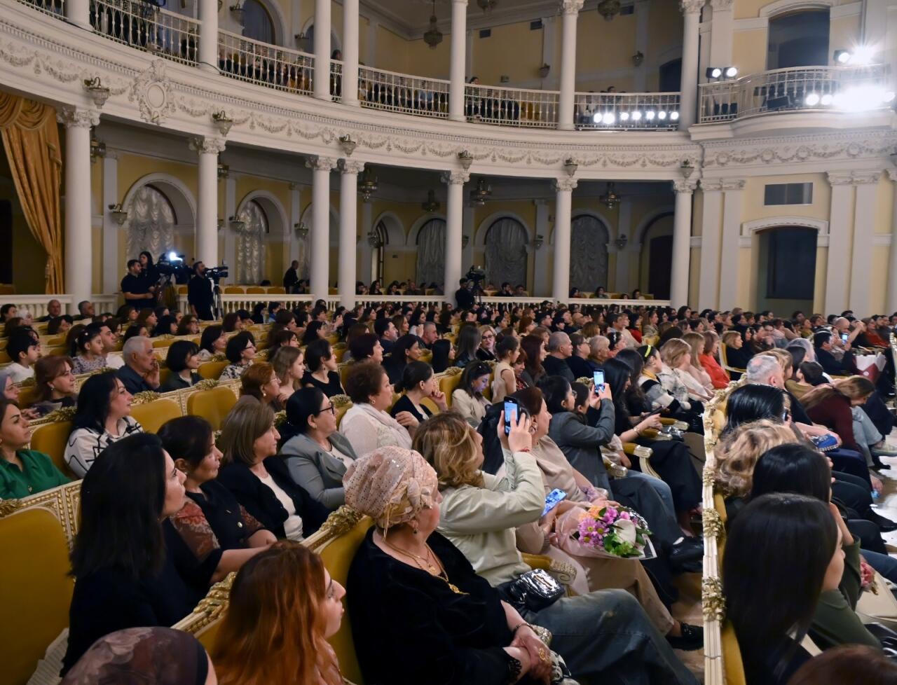 Потрясающий масштабный юбилей Тамиллы Худаяровой - ритмы, грация, искренние эмоции