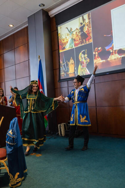 Азербайджанская культура представлена в Чикаго