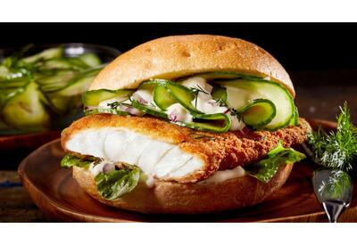 Шеф-повар назвал лучшую рыбу для домашних фишбургеров