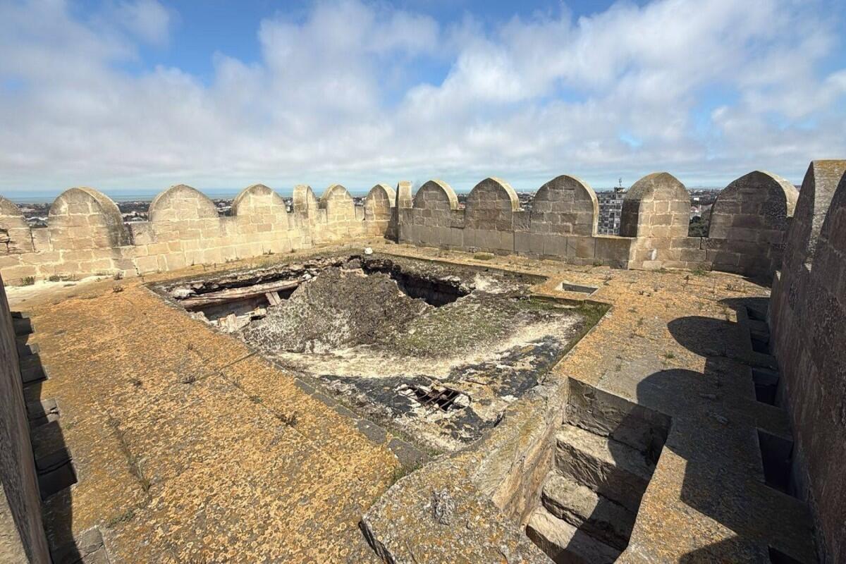 В Большом Мардакянском замке произошел обвал