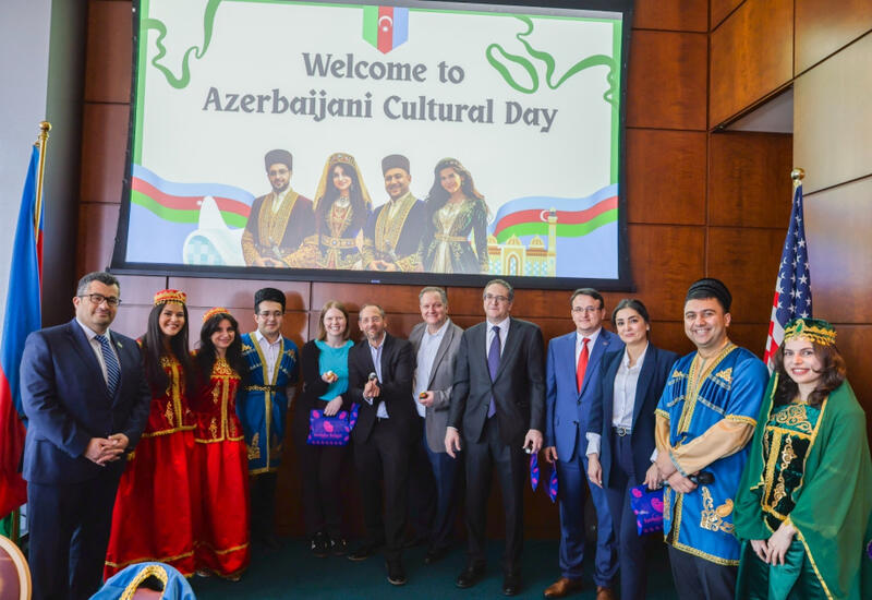 Азербайджанская культура представлена в Чикаго