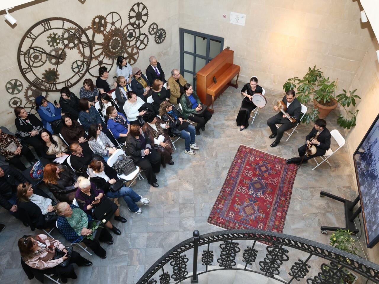 Четыре времени года Алиаги Вахида - спектакль в сердце старого Баку