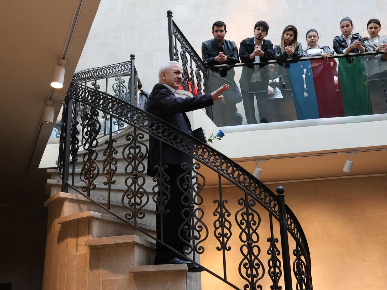 Четыре времени года Алиаги Вахида - спектакль в сердце старого Баку