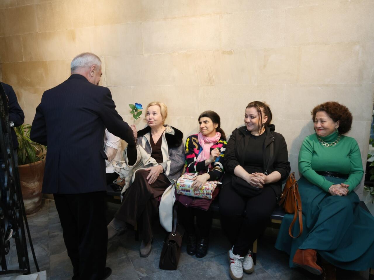 Четыре времени года Алиаги Вахида - спектакль в сердце старого Баку