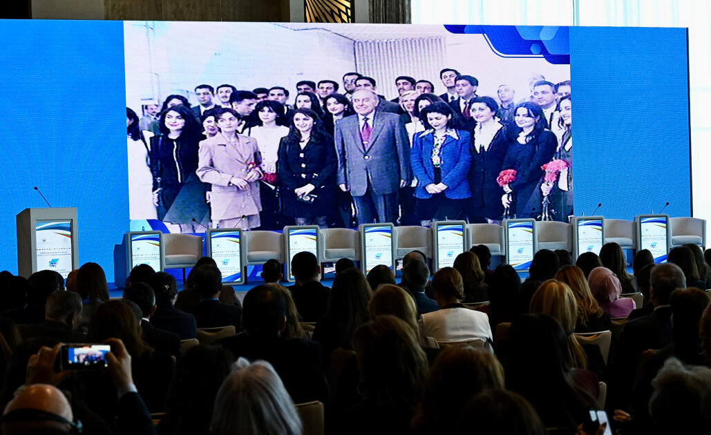 Heydər Əliyev Fondunun vitse-prezidenti Leyla Əliyeva AQEM çərçivəsində keçirilən beynəlxalq konfransın açılış mərasimində çıxış edib