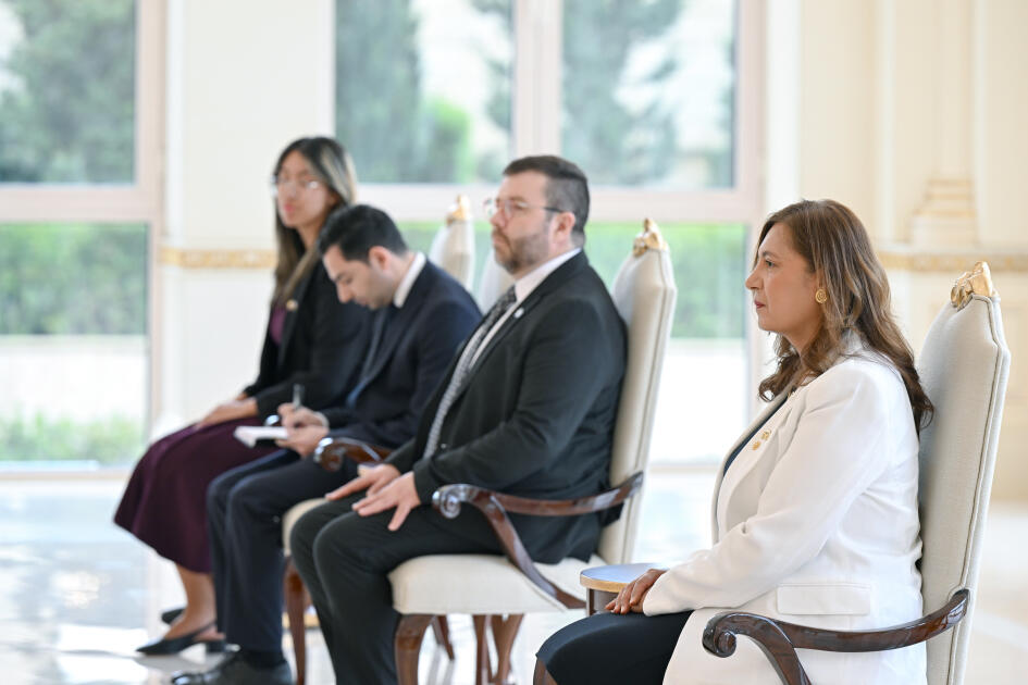 Президент Ильхам Алиев принял новоназначенного посла Колумбии в Азербайджане