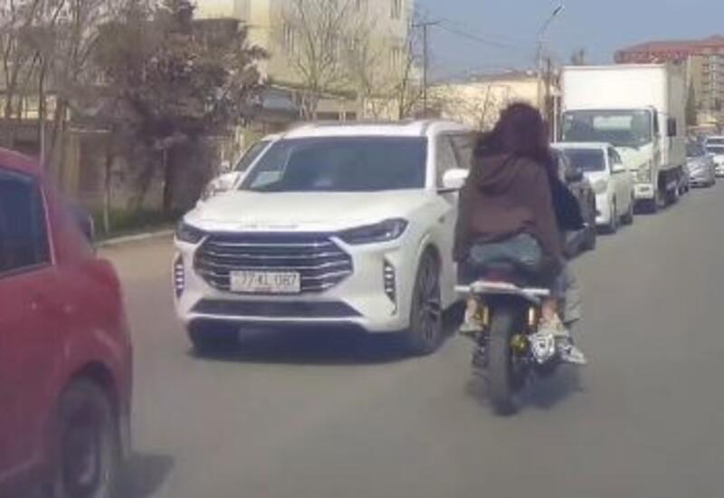 В Масазыре мотоциклисты устроили опасную езду