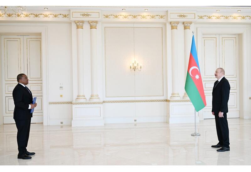 Президент Ильхам Алиев принял новоназначенного посла Эсватини в Азербайджане