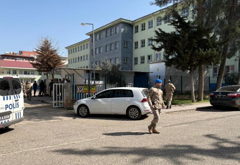 19-летний парень устроил стрельбу в школе в Турции, много пострадавших