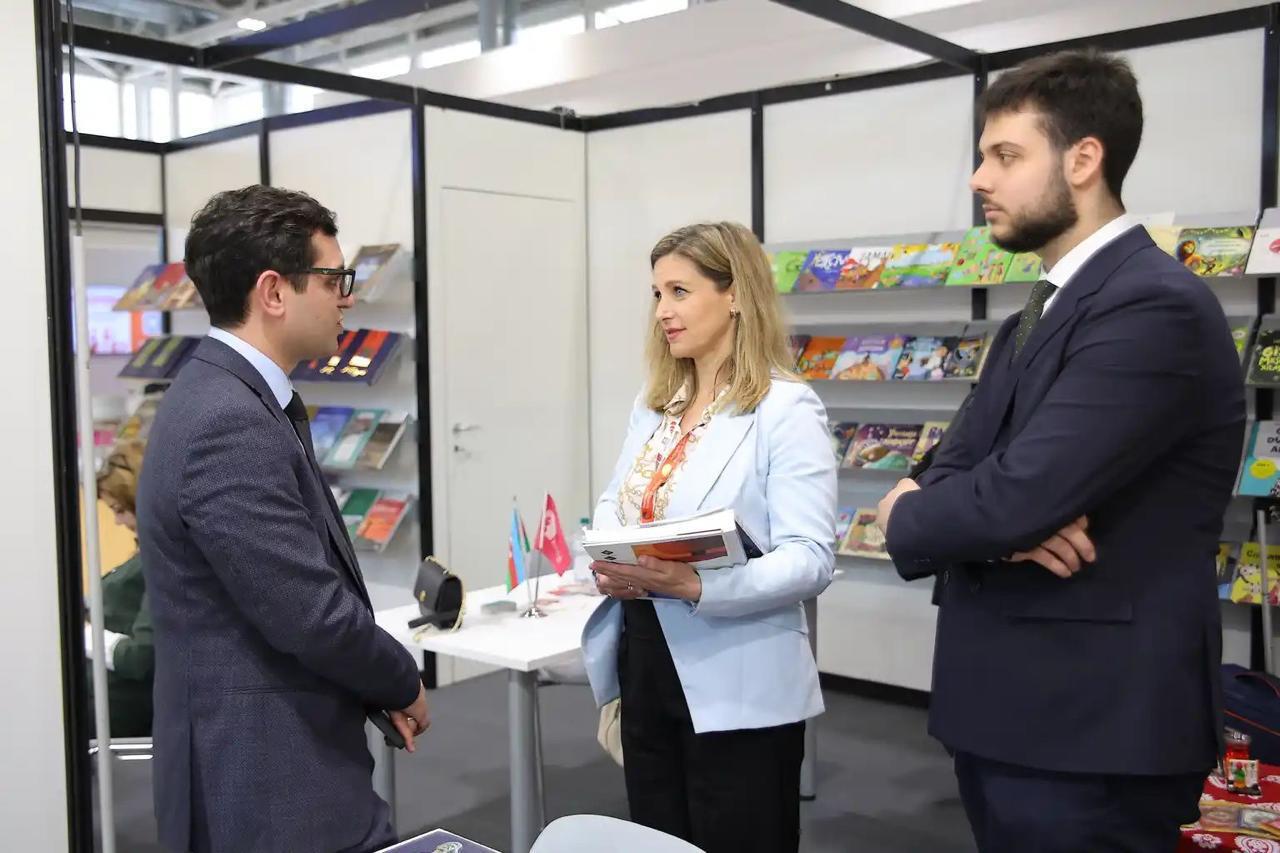 Азербайджан представлен на Болонской международной выставке детской книги