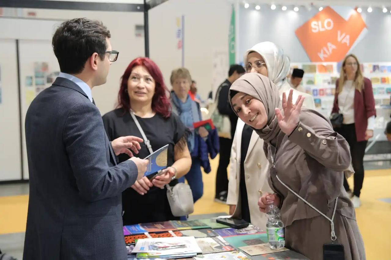 Азербайджан представлен на Болонской международной выставке детской книги