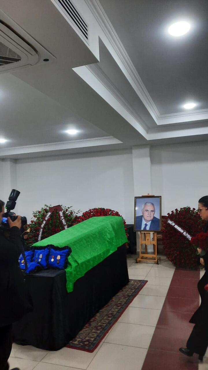 Последние аплодисменты легенде азербайджанского балета