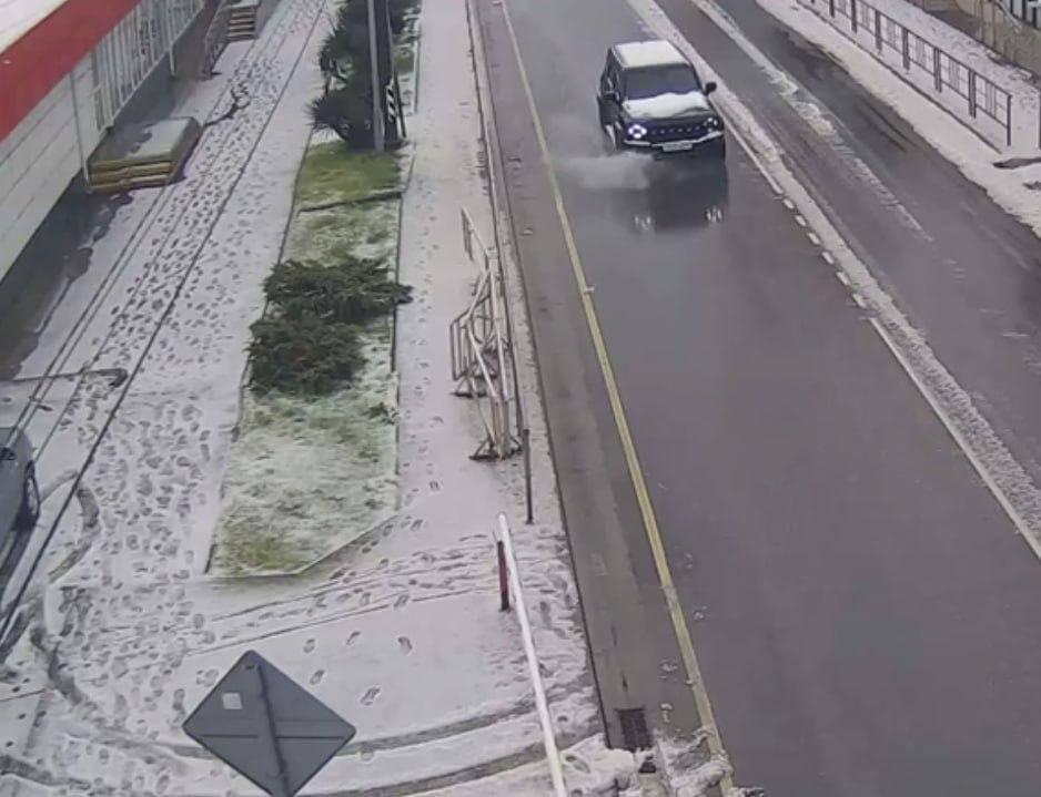 Мощный град и снег обрушились на Сочи