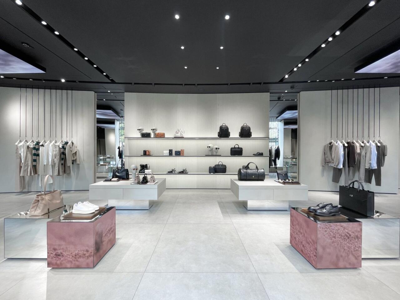 Emporio Armani Bakıda yenilənmiş mağazasını və yaz-yay 2026 kolleksiyasını təqdim etdi