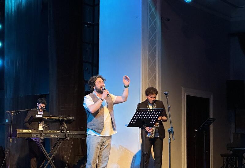 В Баку представлен концерт памяти легендарного турецкого исполнителя Барыша Манчо