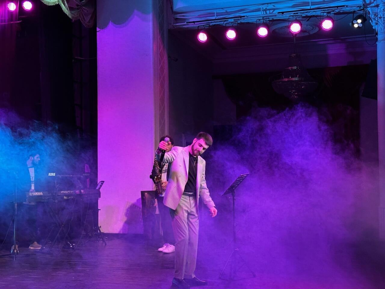 В Баку представлен концерт памяти легендарного турецкого исполнителя Барыша Манчо