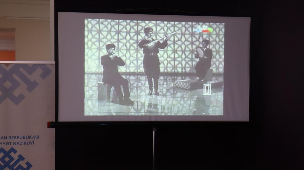 Воплощение национальных и духовных ценностей в творчестве азербайджанских ашугов