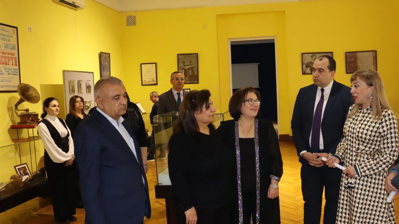 Воплощение национальных и духовных ценностей в творчестве азербайджанских ашугов