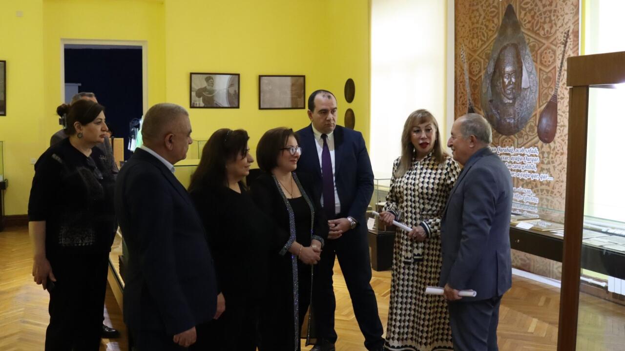 Воплощение национальных и духовных ценностей в творчестве азербайджанских ашугов