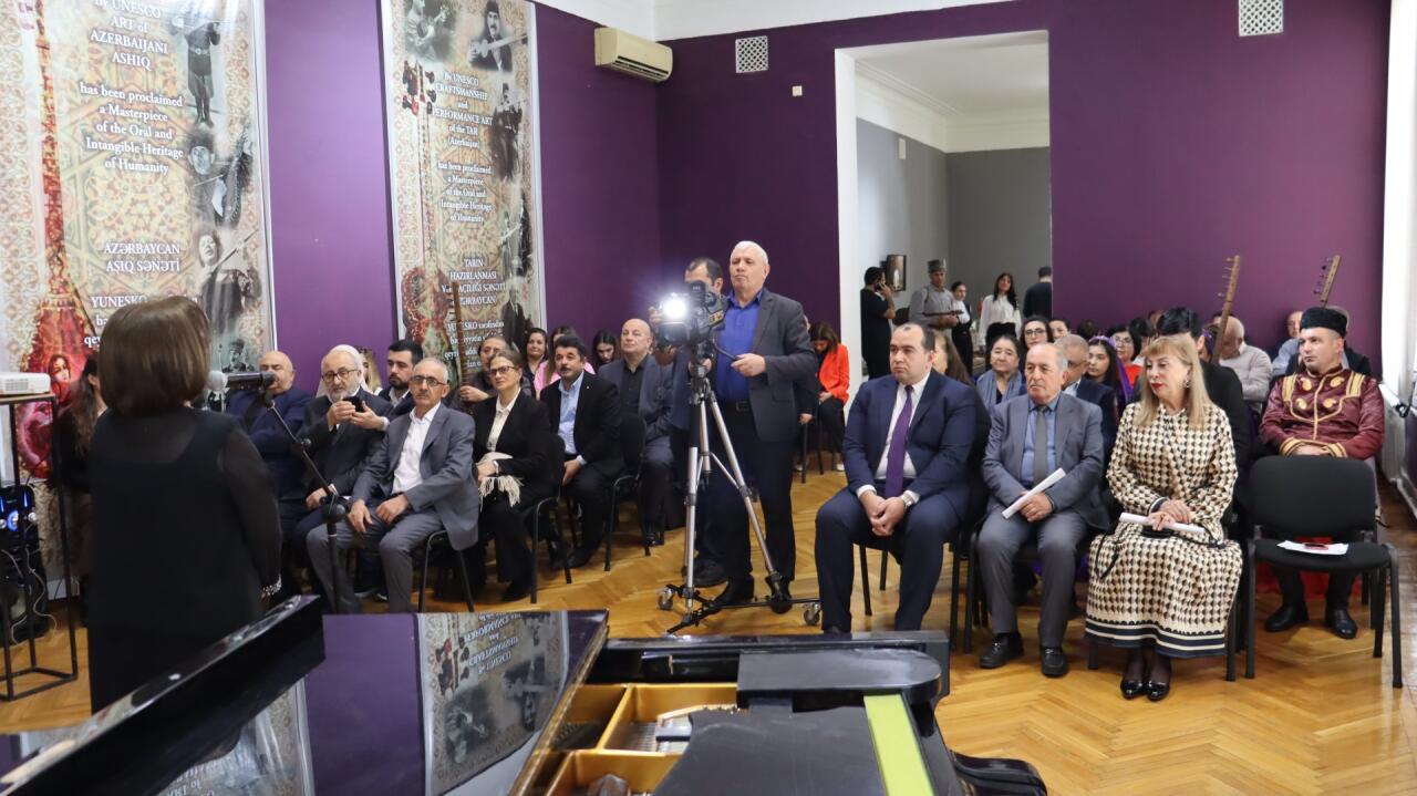 Воплощение национальных и духовных ценностей в творчестве азербайджанских ашугов