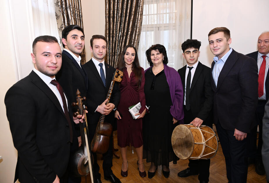 Лейла Алиева и Алена Алиева приняли участие в презентации книги «Иреван: эхо истории и утраченного наследия»