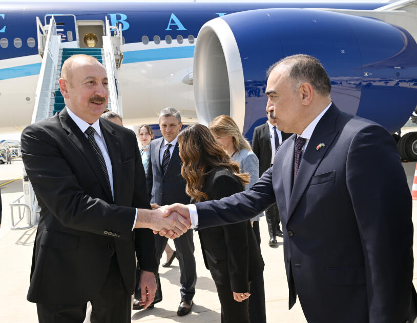 Президент Ильхам Алиев прибыл с рабочим визитом в Турцию