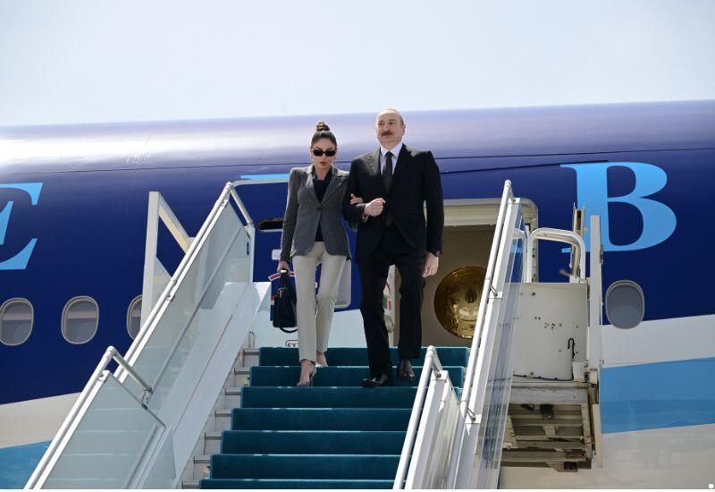 Президент Ильхам Алиев прибыл с рабочим визитом в Турцию