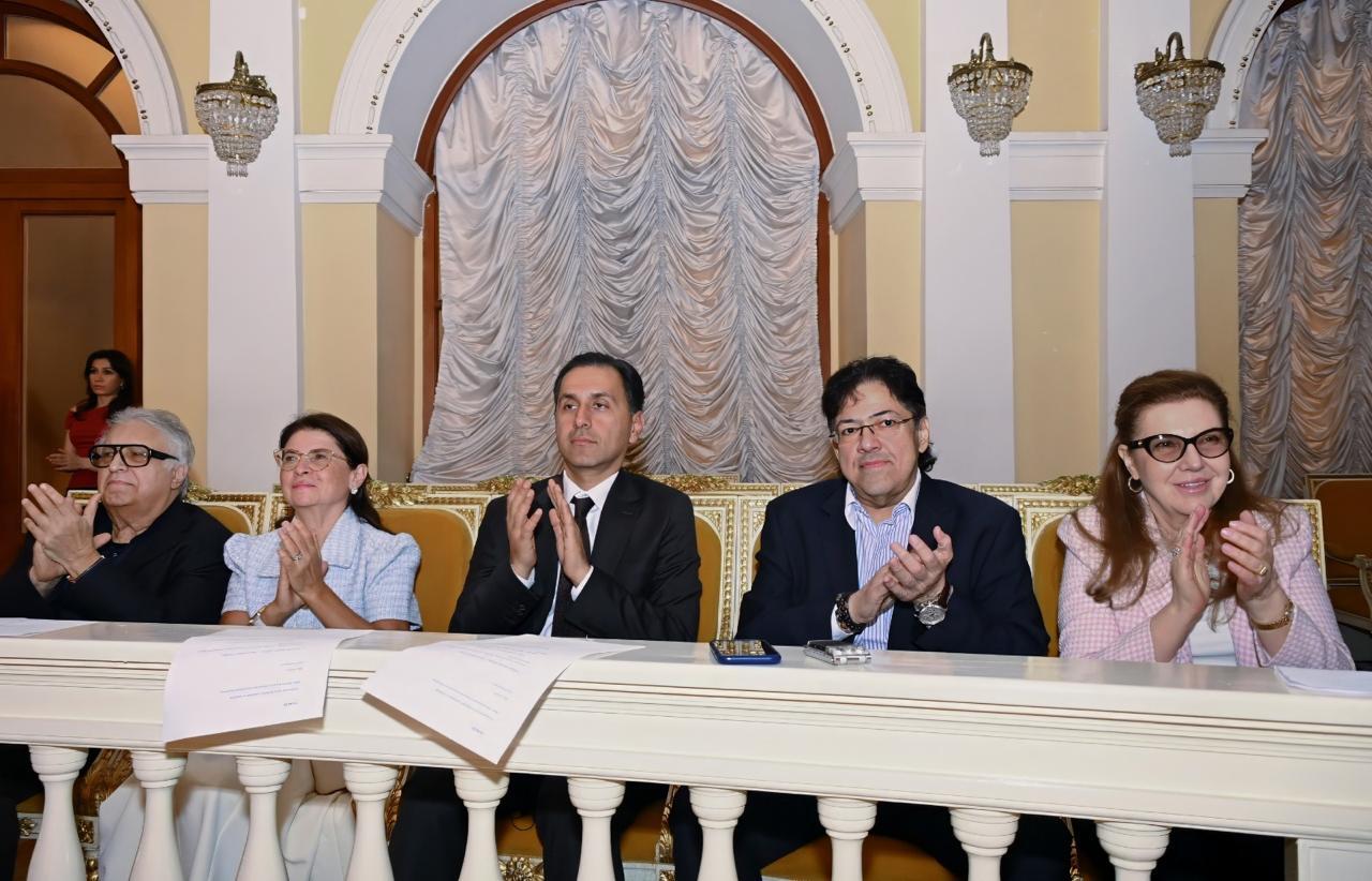 Известные музыканты из Азербайджана и Турции - Егана Ахундова и Гюльсин Онай выступили с блестящей программой